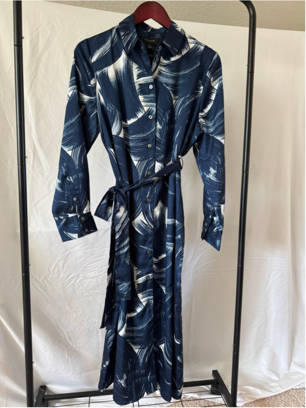 Women's Banana Republic Tie-Waist Midi Shirtdress Size M in Blue Paint Splash - Picture 2 of 8